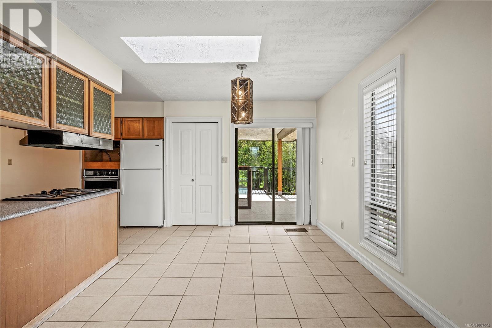 Photo 28 of 805 Kimberly Pl, Saanich BC