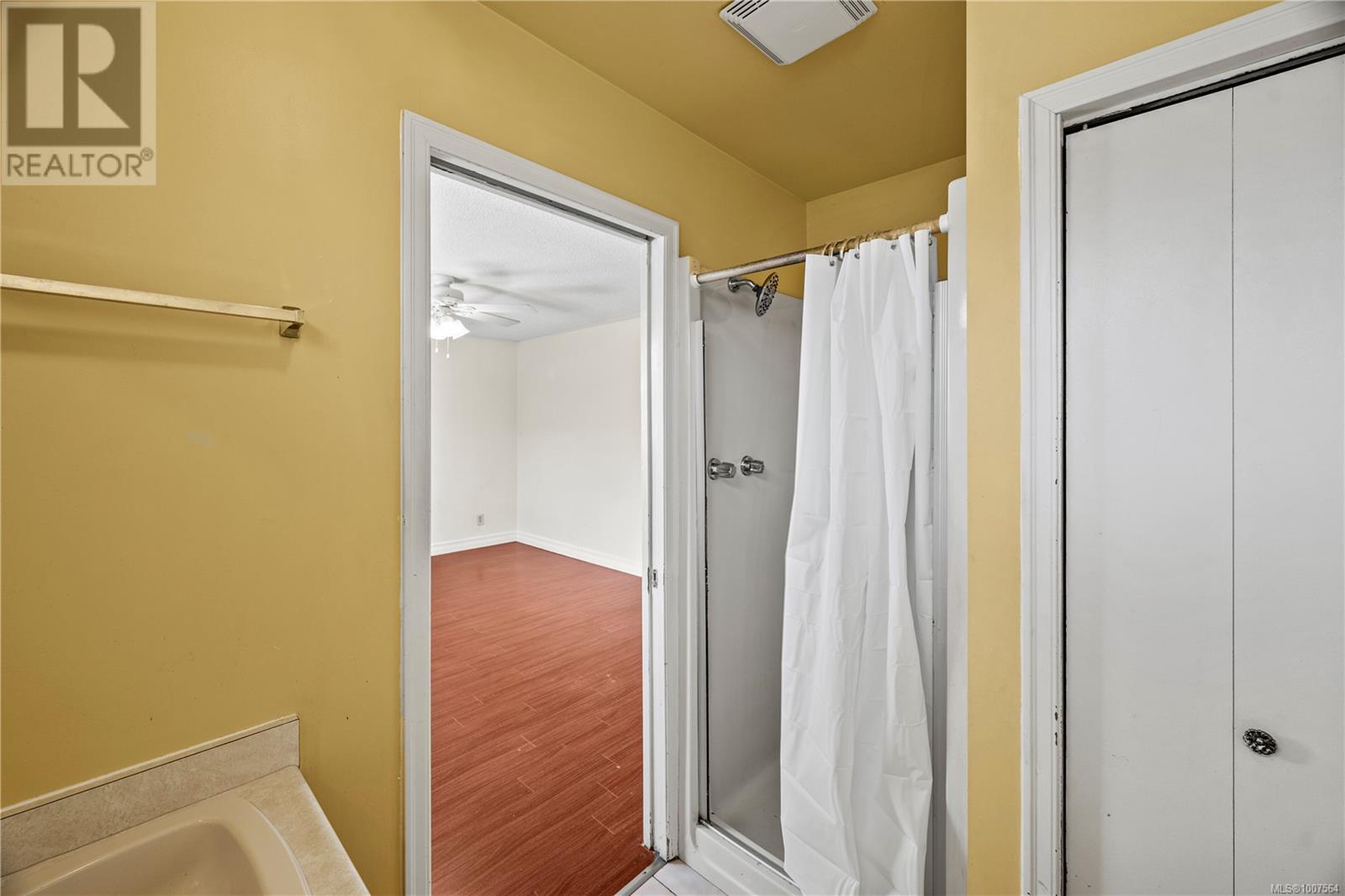 Photo 25 of 805 Kimberly Pl, Saanich BC