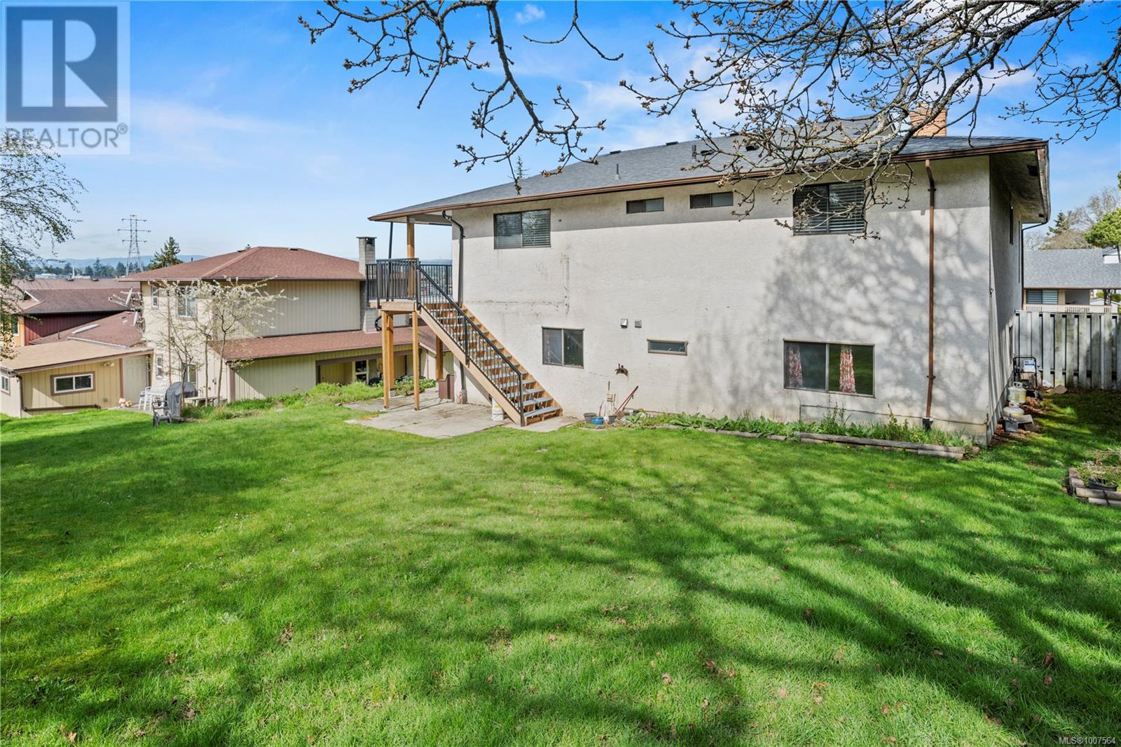 Photo 19 of 805 Kimberly Pl, Saanich BC