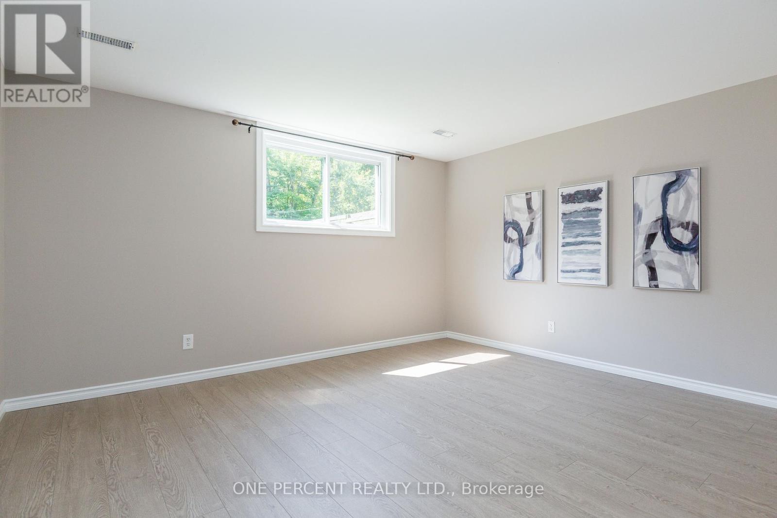 Photo 25 of 55 Fittons Road E, Orillia ON