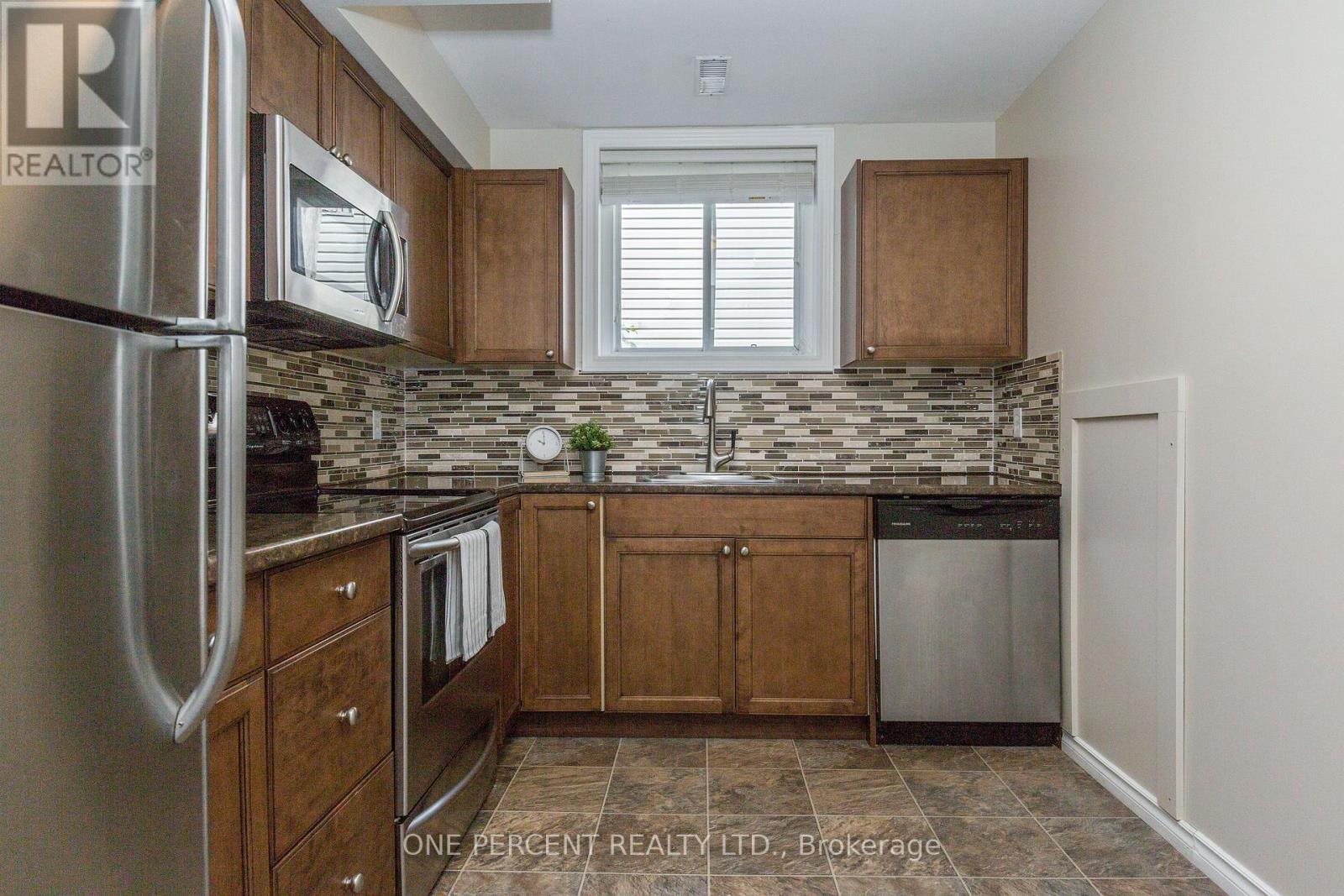 Photo 31 of 55 Fittons Road E, Orillia ON