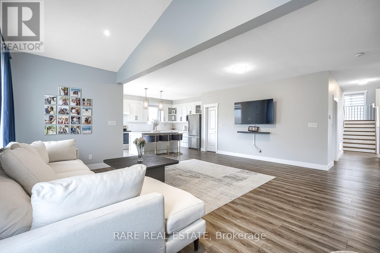 Photo 12 of 44 Allenwood Road, Springwater ON