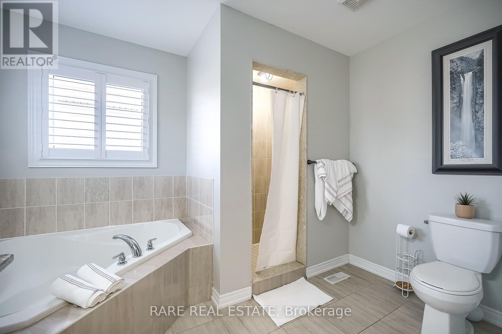 Photo 31 of 50 Henry Smith Avenue, Clarington ON