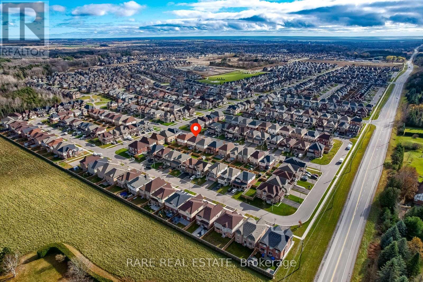 Photo 4 of 50 Henry Smith Avenue, Clarington ON