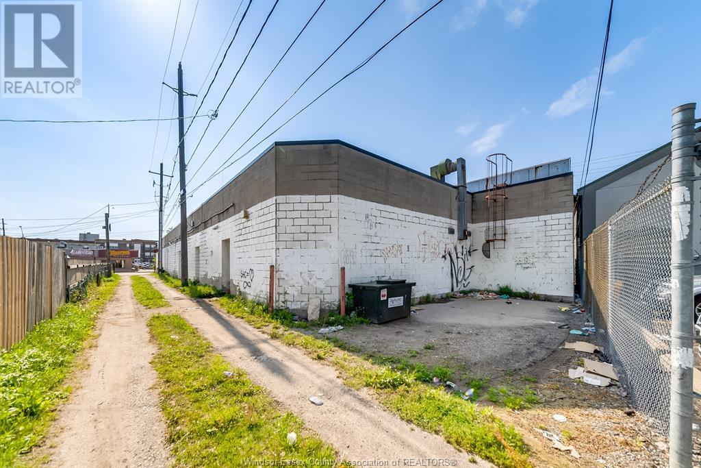 Photo 40 of 521 Tecumseh Road East, Windsor ON