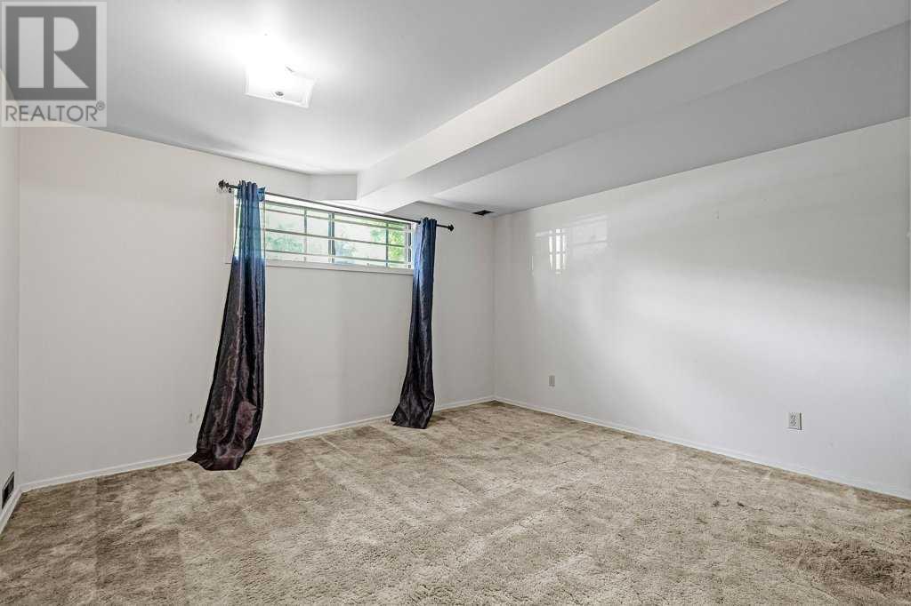 8412 Berkley Road NW, Calgary, Alberta