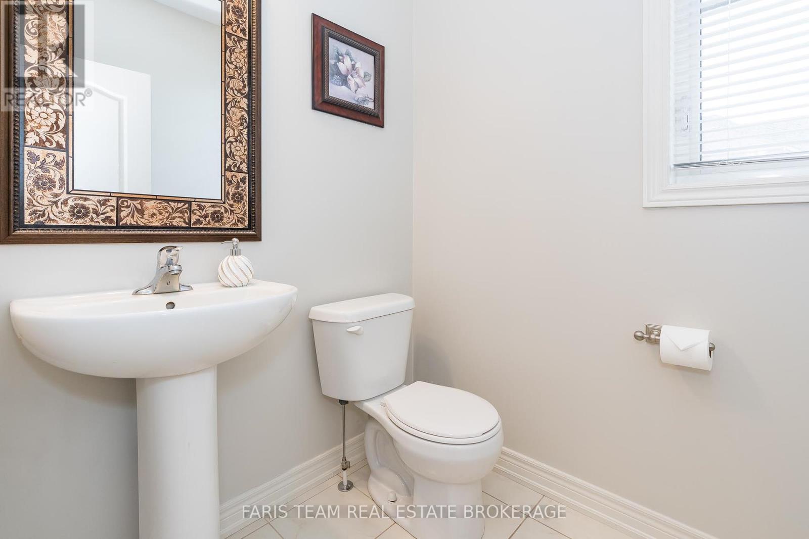Photo 32 of 19 Mcisaac Drive, Springwater ON