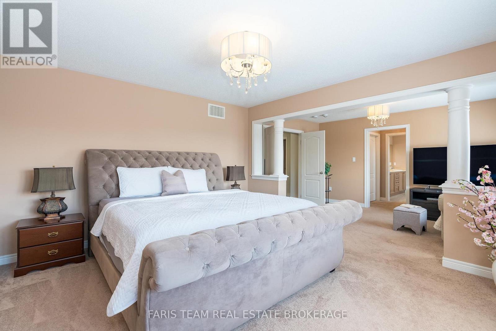 Photo 24 of 19 Mcisaac Drive, Springwater ON