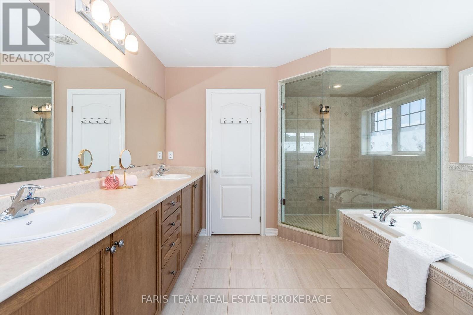Photo 13 of 19 Mcisaac Drive, Springwater ON