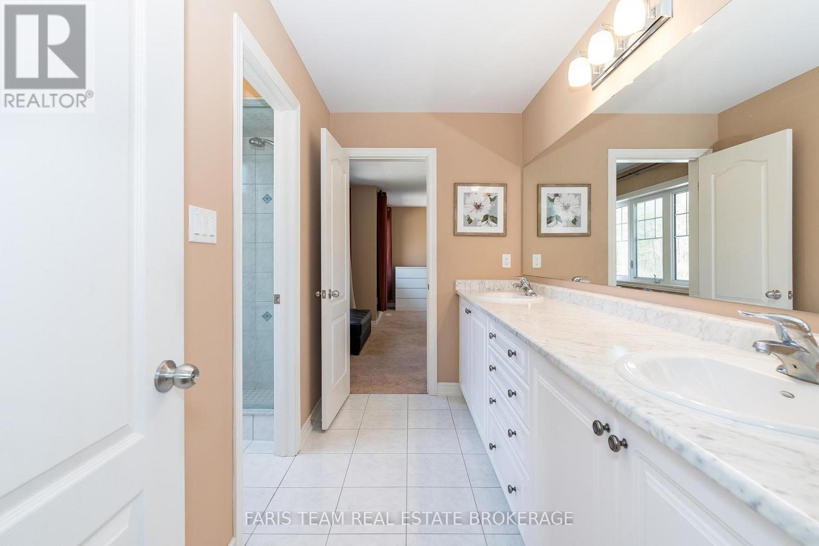 Photo 28 of 19 Mcisaac Drive, Springwater ON
