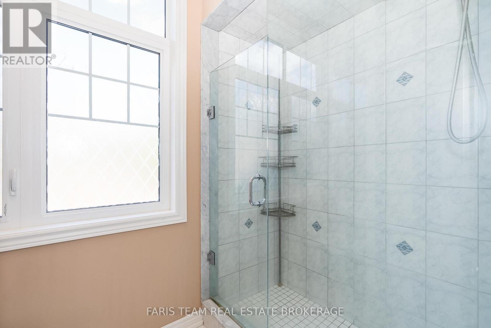 Photo 25 of 19 Mcisaac Drive, Springwater ON