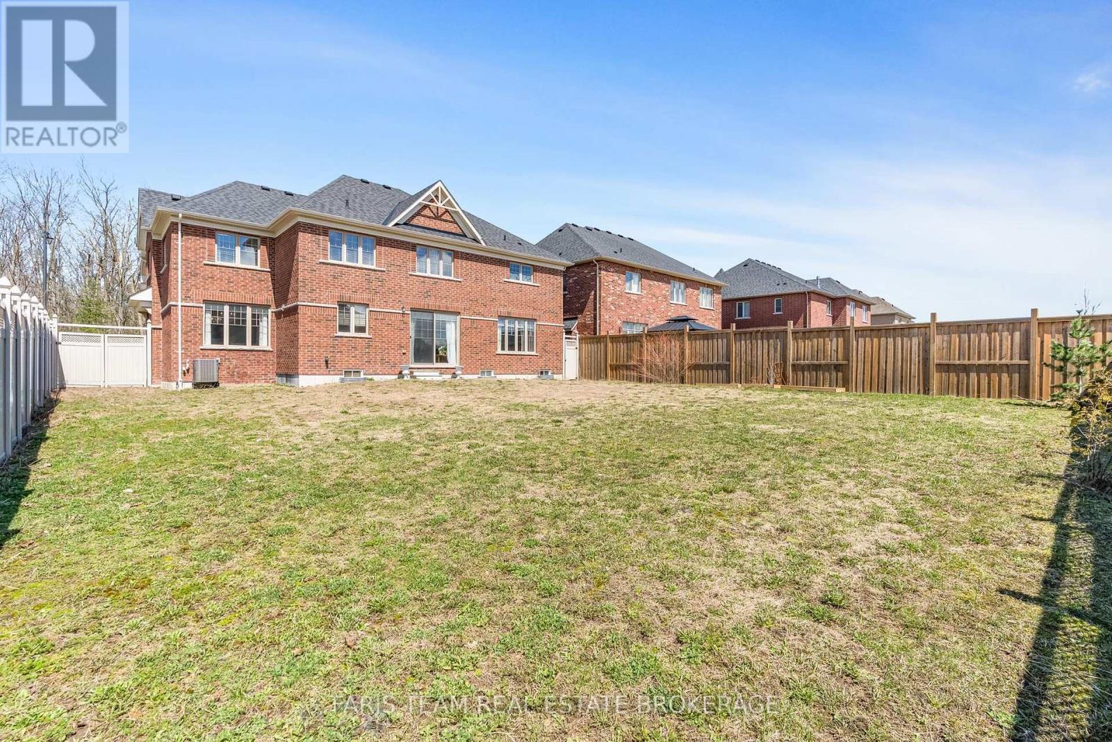 Photo 26 of 19 Mcisaac Drive, Springwater ON