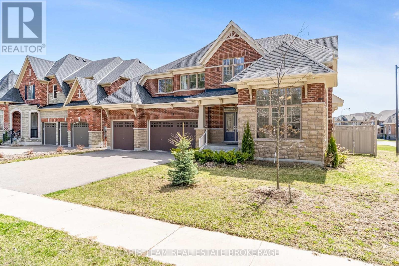 Photo 27 of 19 Mcisaac Drive, Springwater ON