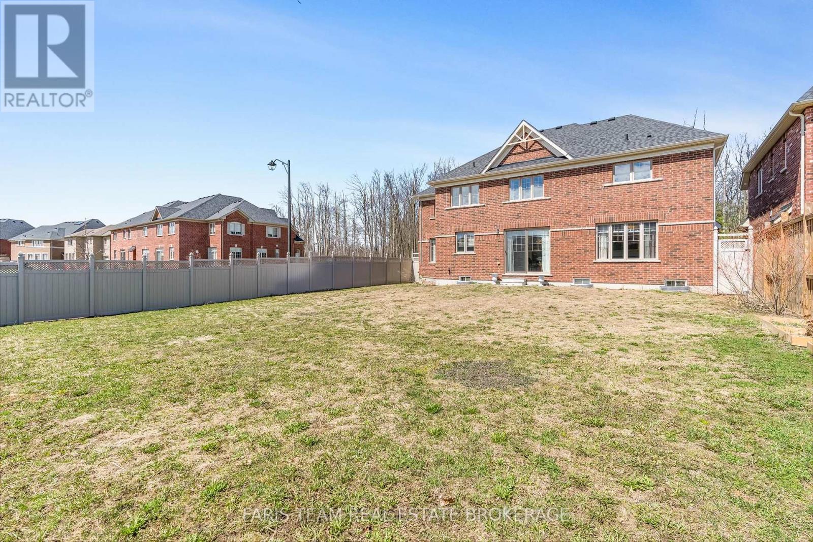 Photo 6 of 19 Mcisaac Drive, Springwater ON