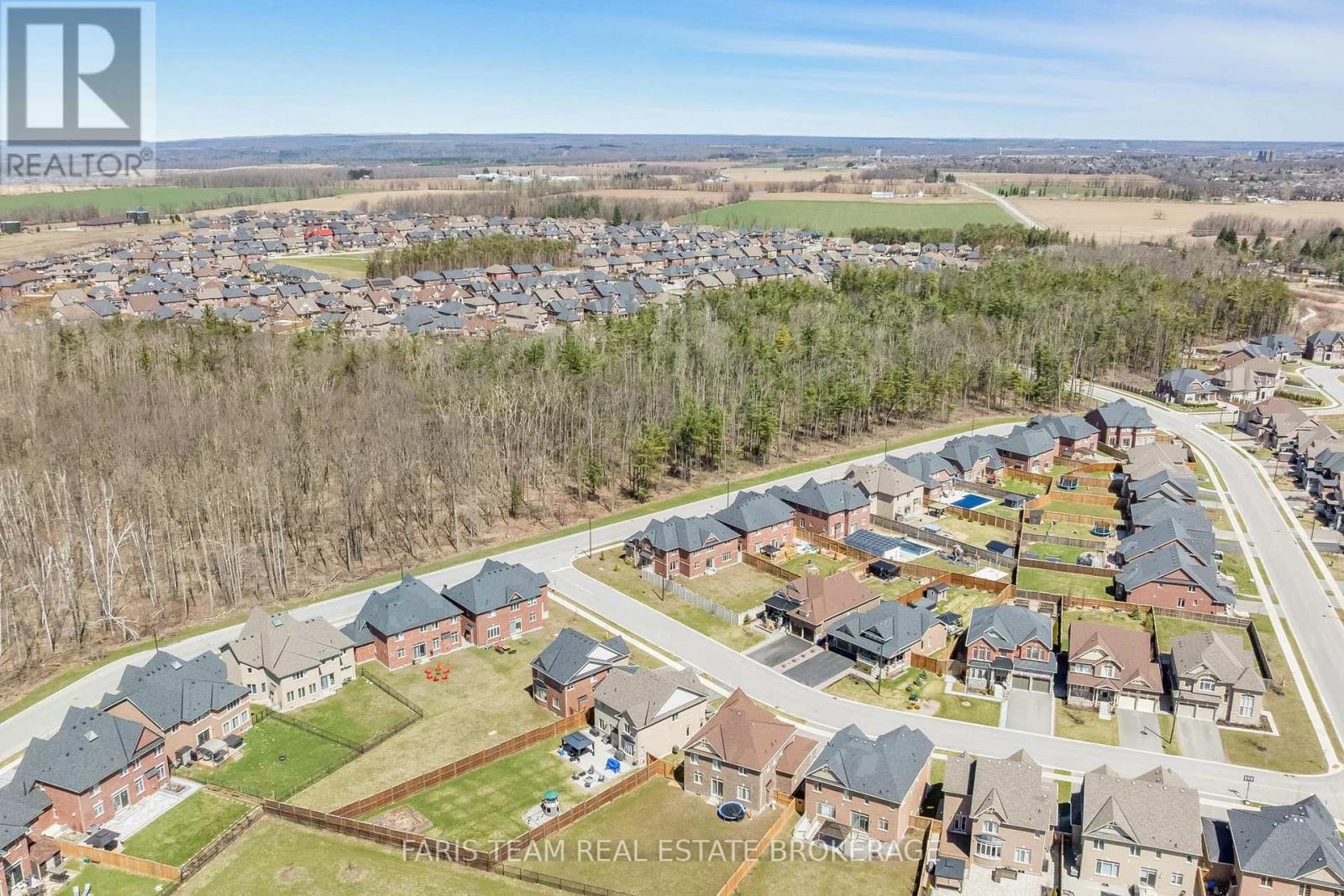Photo 4 of 19 Mcisaac Drive, Springwater ON