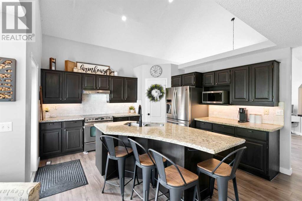 Single Family House for Sale in  Douglas Ridge Close SE Douglasdale/Glen Calgary 