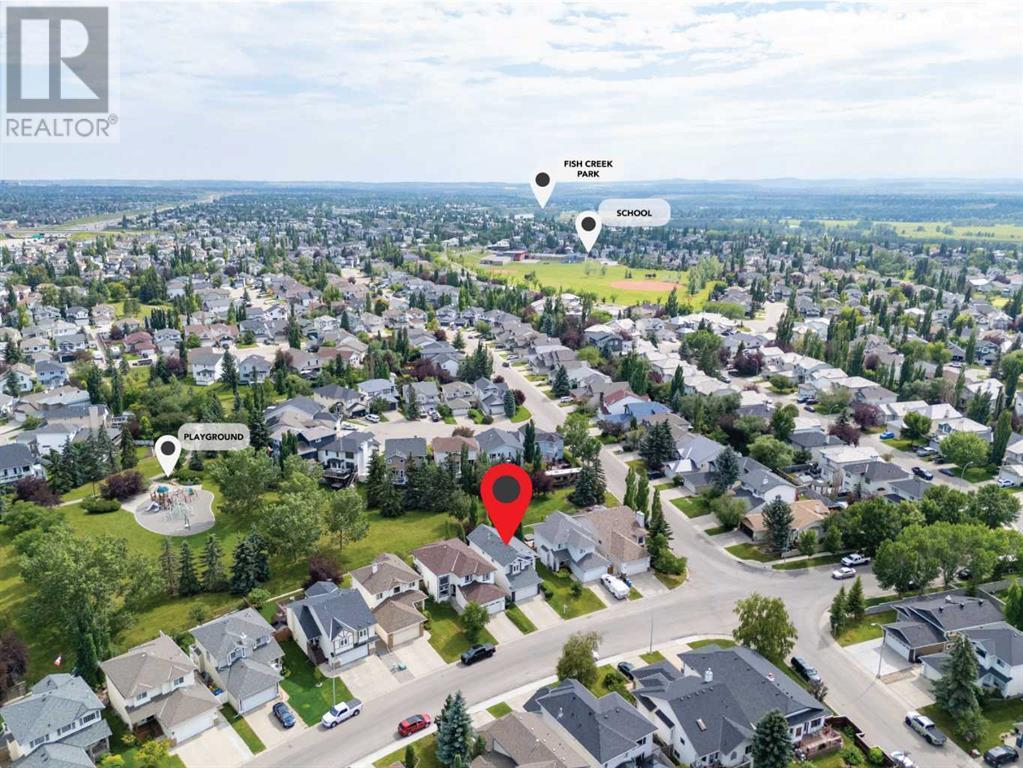 Single Family House for Sale in  Douglas Ridge Close SE Douglasdale/Glen Calgary 