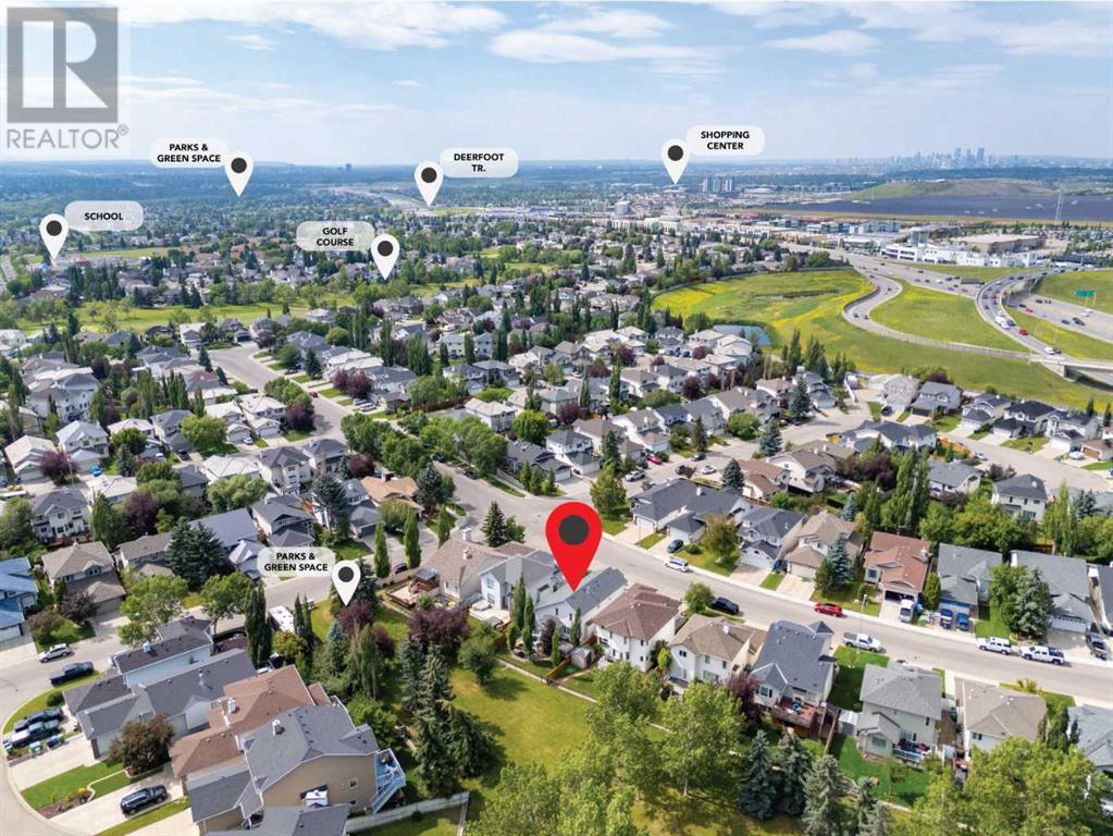 Single Family House for Sale in  Douglas Ridge Close SE Douglasdale/Glen Calgary 