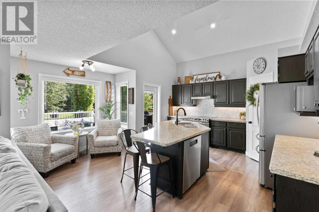 Single Family House for Sale in  Douglas Ridge Close SE Douglasdale/Glen Calgary 