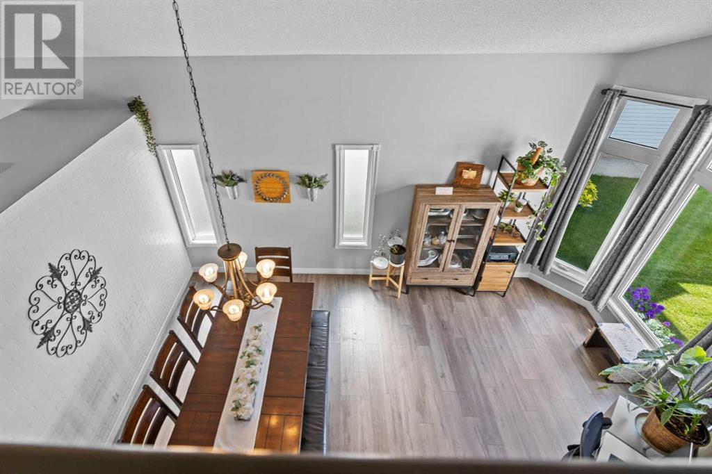 Single Family House for Sale in  Douglas Ridge Close SE Douglasdale/Glen Calgary 
