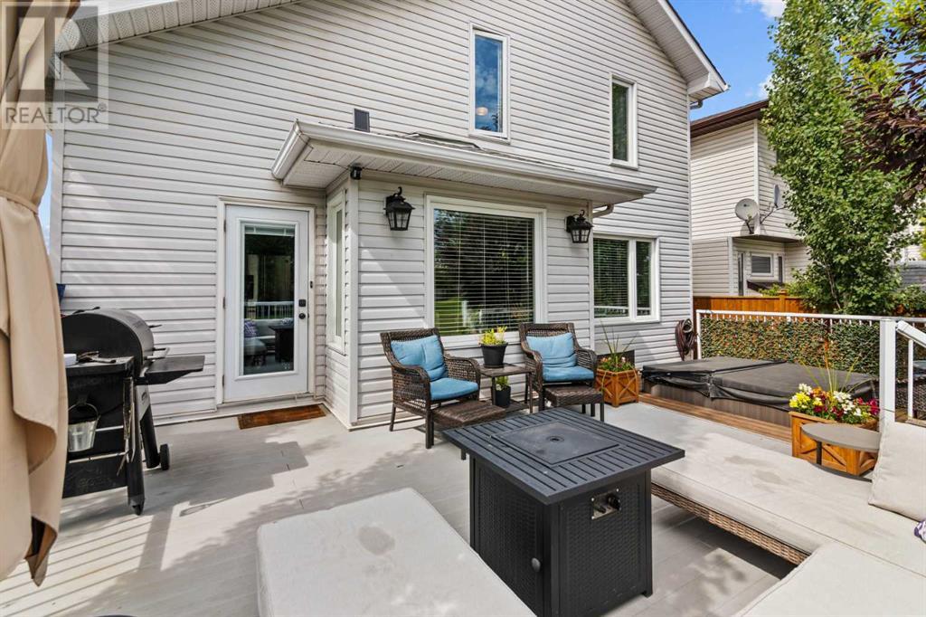 Single Family House for Sale in  Douglas Ridge Close SE Douglasdale/Glen Calgary 