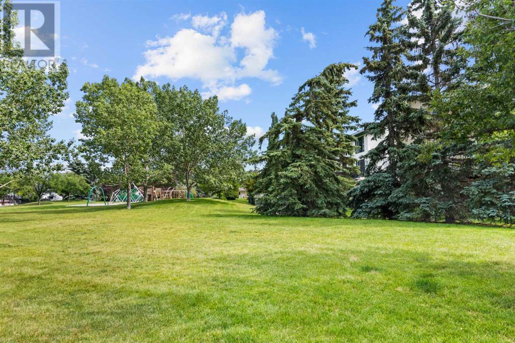Single Family House for Sale in  Douglas Ridge Close SE Douglasdale/Glen Calgary 