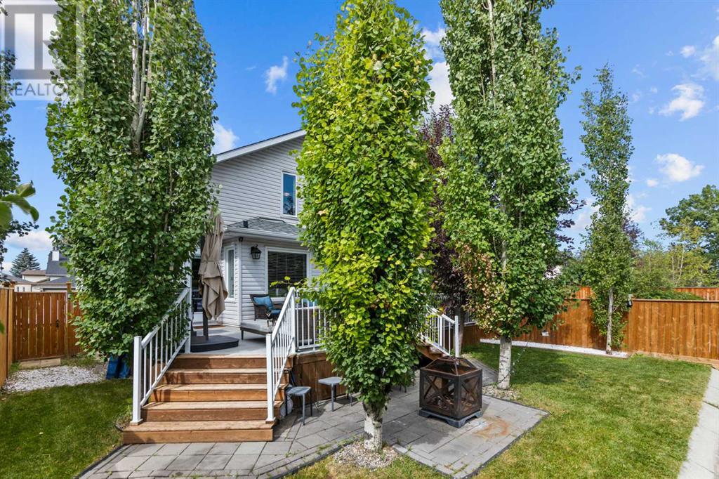 Single Family House for Sale in  Douglas Ridge Close SE Douglasdale/Glen Calgary 