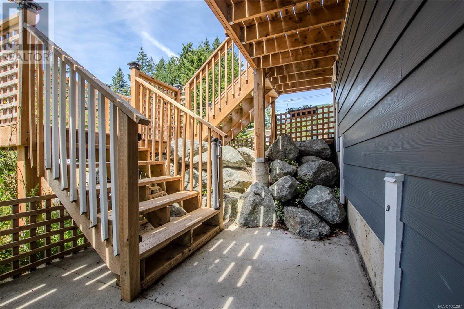 Photo 26 of 245 Lake Park Rd, Lake Cowichan BC