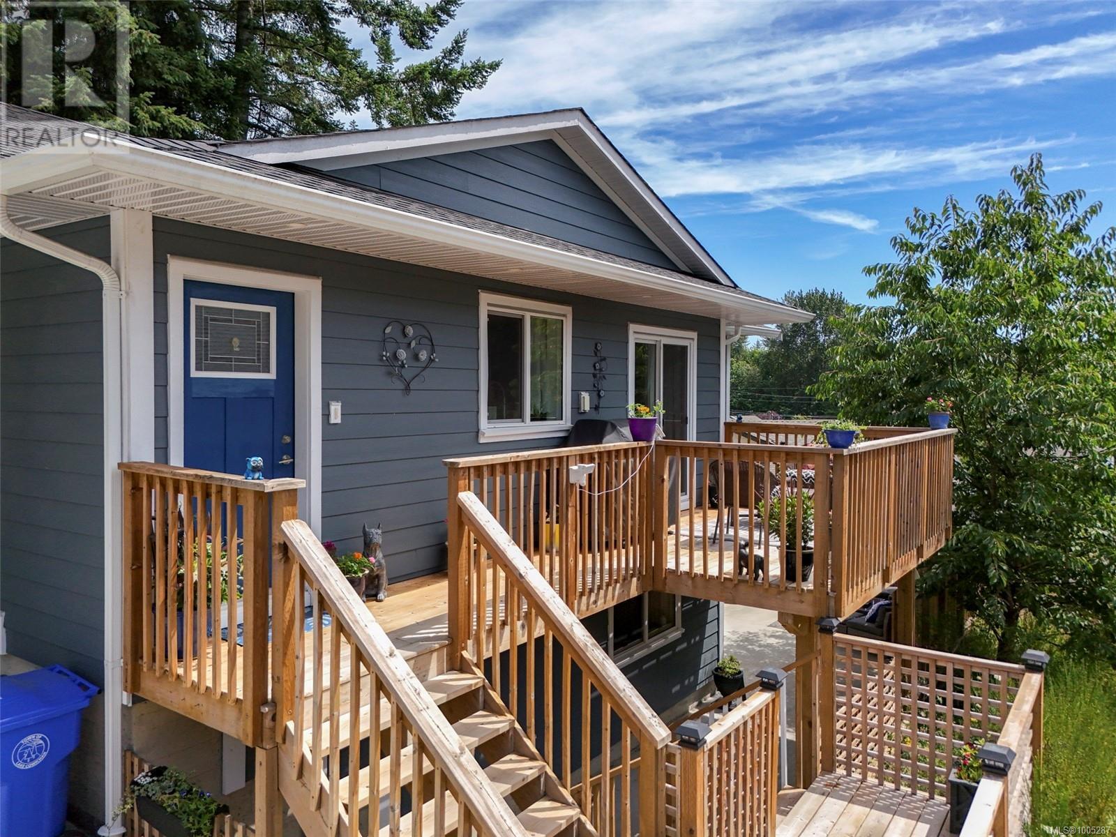 Photo 4 of 245 Lake Park Rd, Lake Cowichan BC