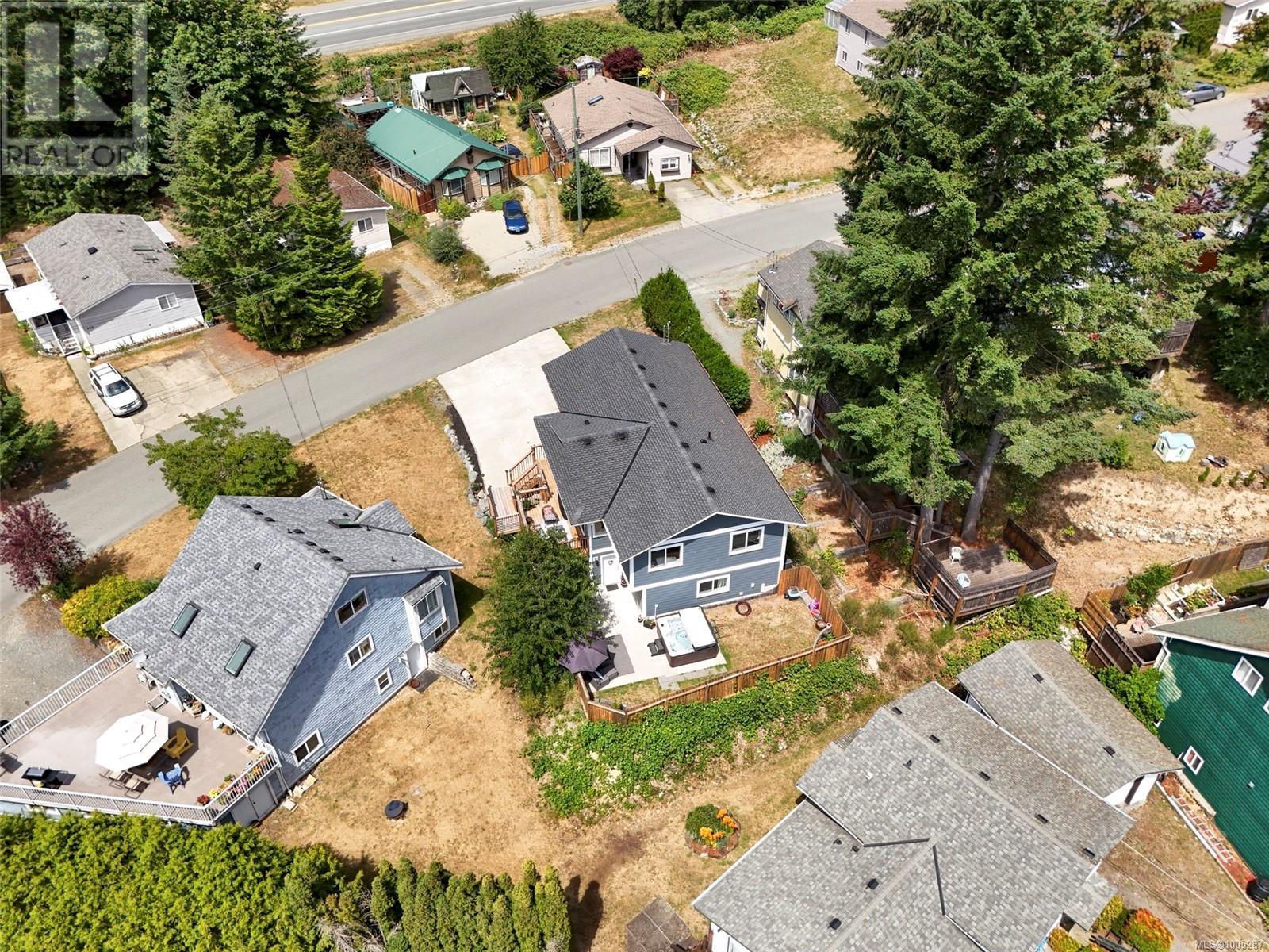 Photo 49 of 245 Lake Park Rd, Lake Cowichan BC