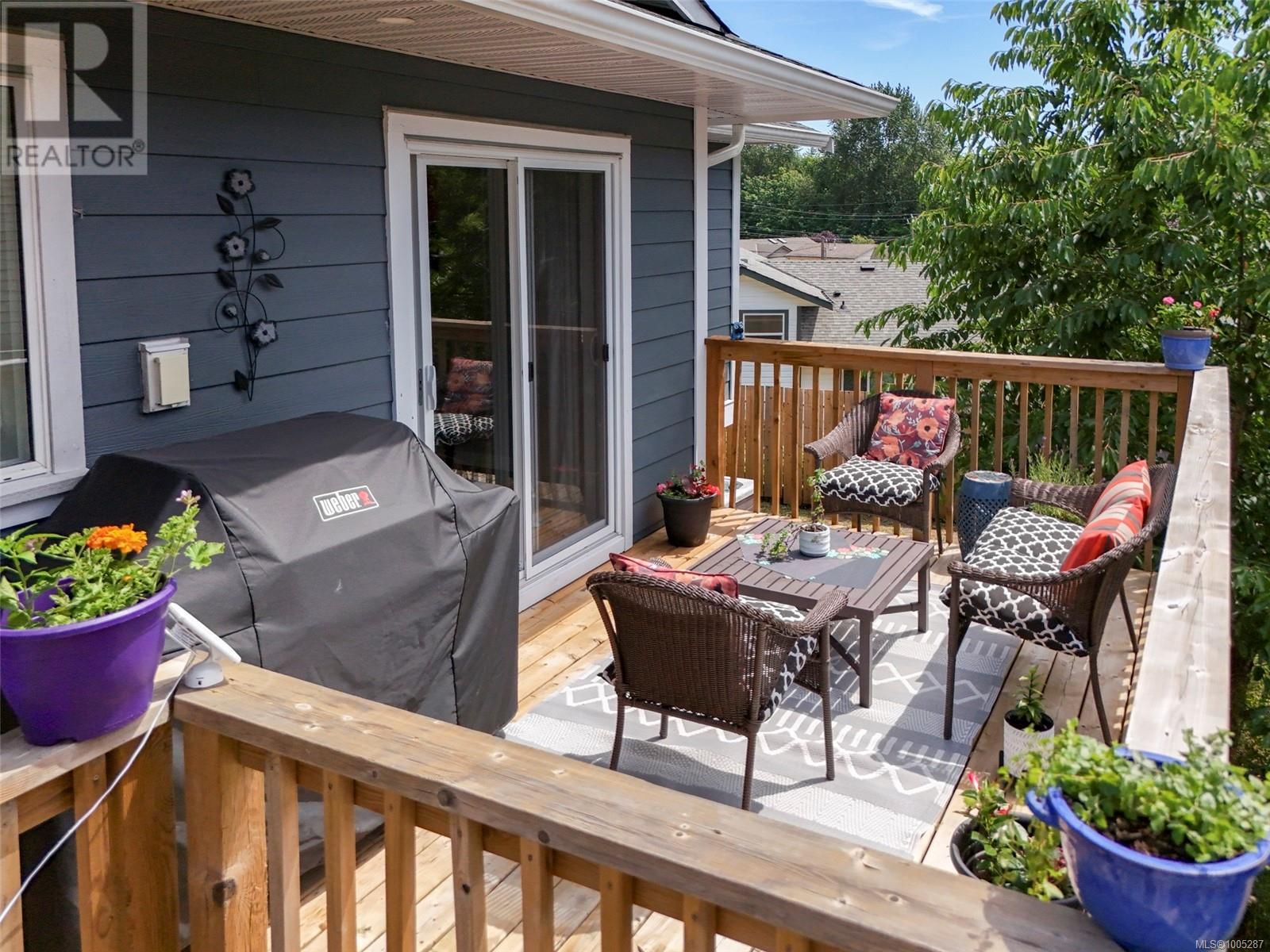 Photo 5 of 245 Lake Park Rd, Lake Cowichan BC