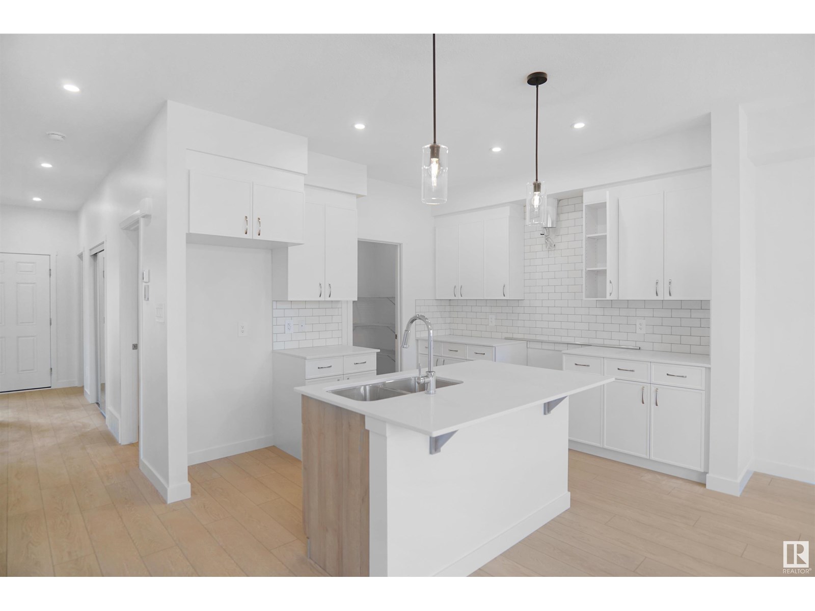 Photo 12 of 4643 Kinsella Ld Sw, Edmonton AB