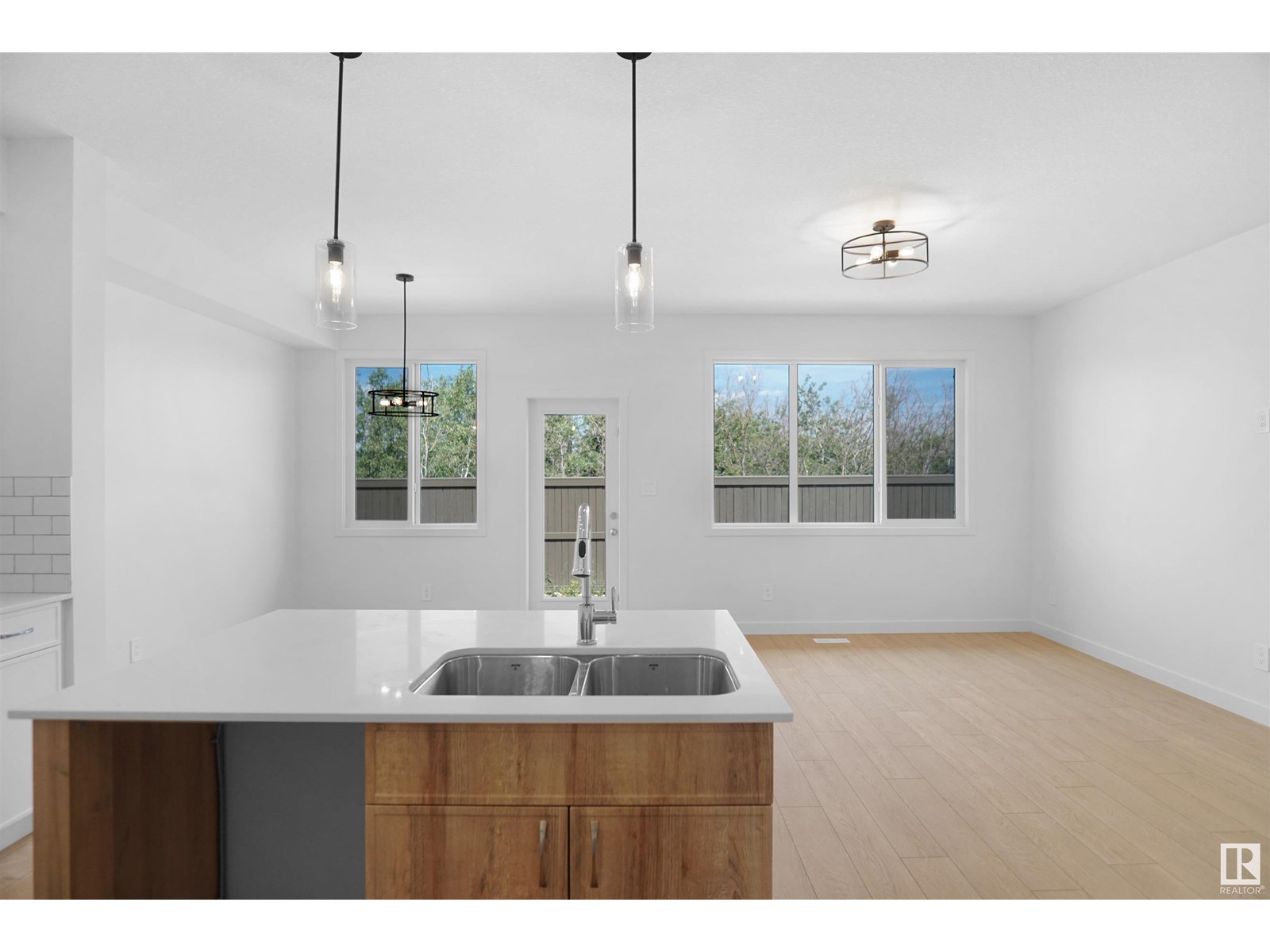 Photo 17 of 4643 Kinsella Ld Sw, Edmonton AB