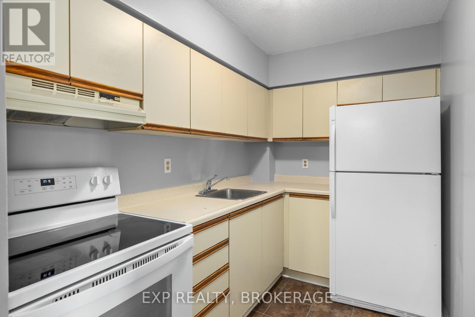 Photo 16 of 401 745 Davis Drive, Kingston ON