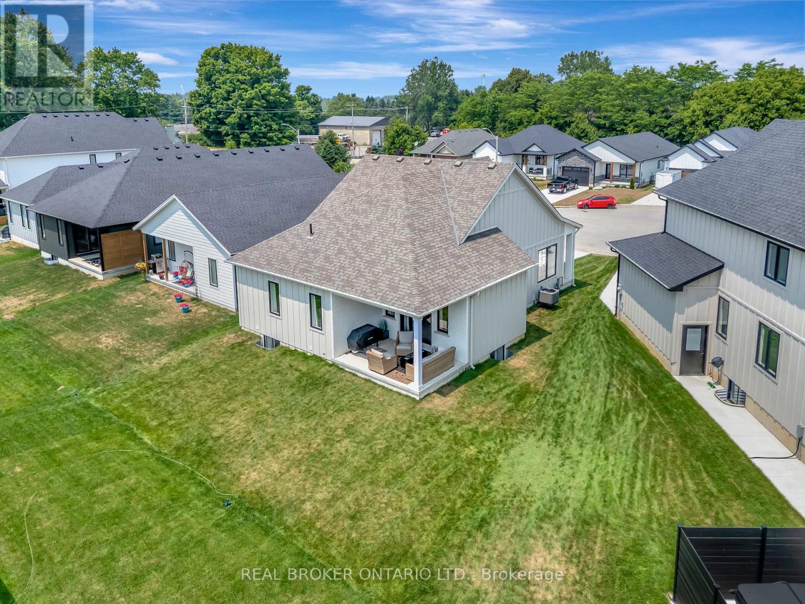 Photo 32 of 10 Macneil Court, Bayham ON