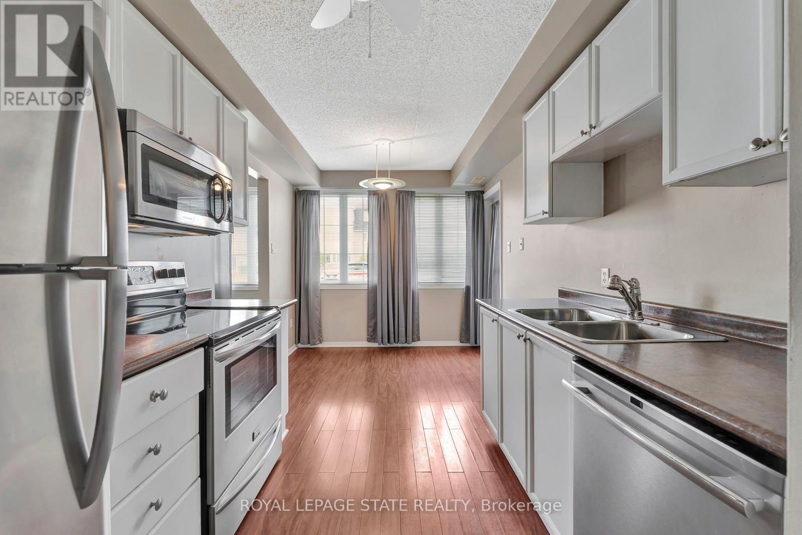 Photo 17 of 101 500 Silverbirch Boulevard, Hamilton ON