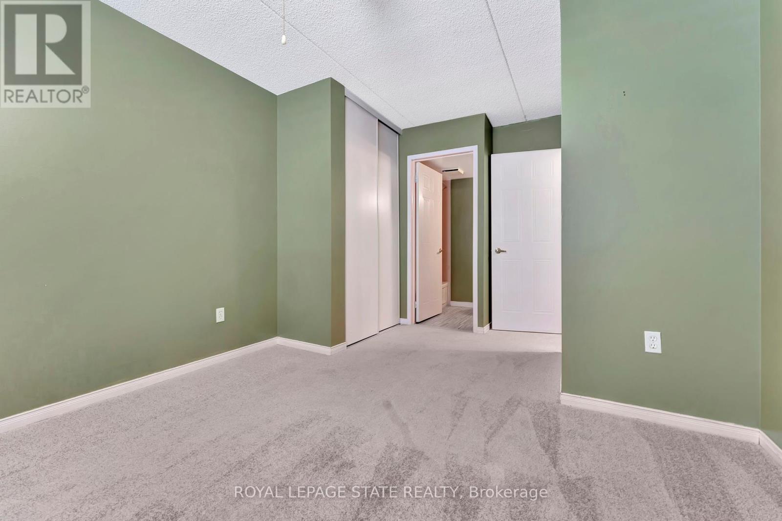 Photo 22 of 101 500 Silverbirch Boulevard, Hamilton ON
