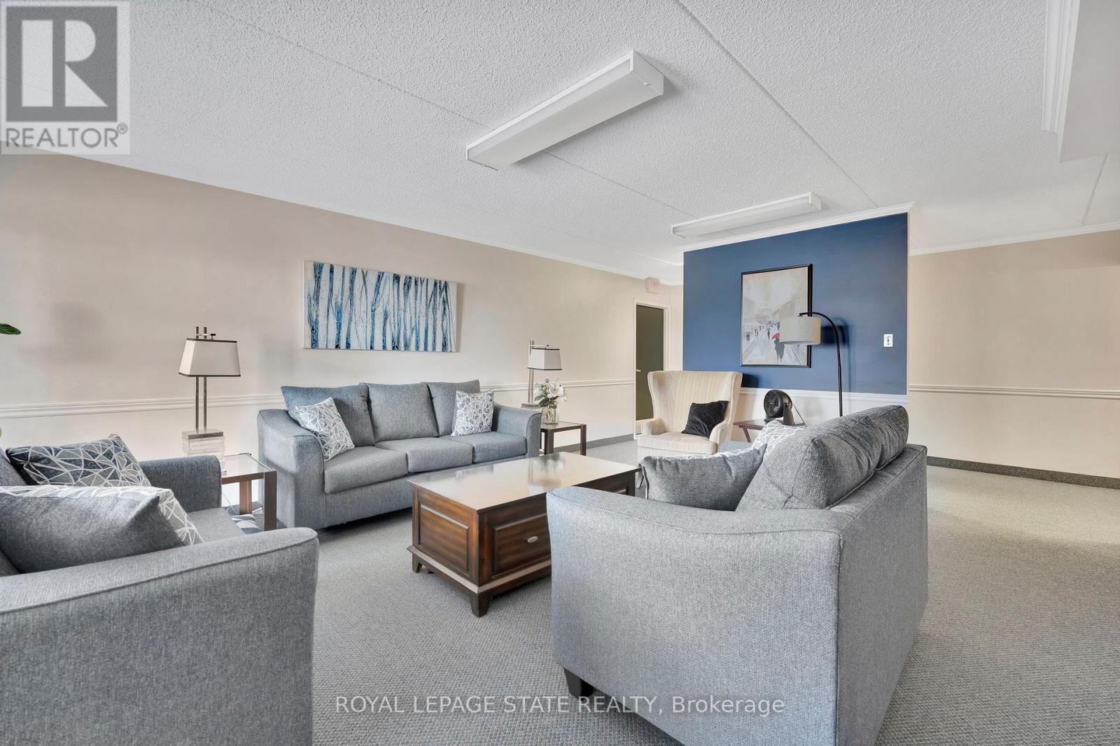 Photo 25 of 101 500 Silverbirch Boulevard, Hamilton ON