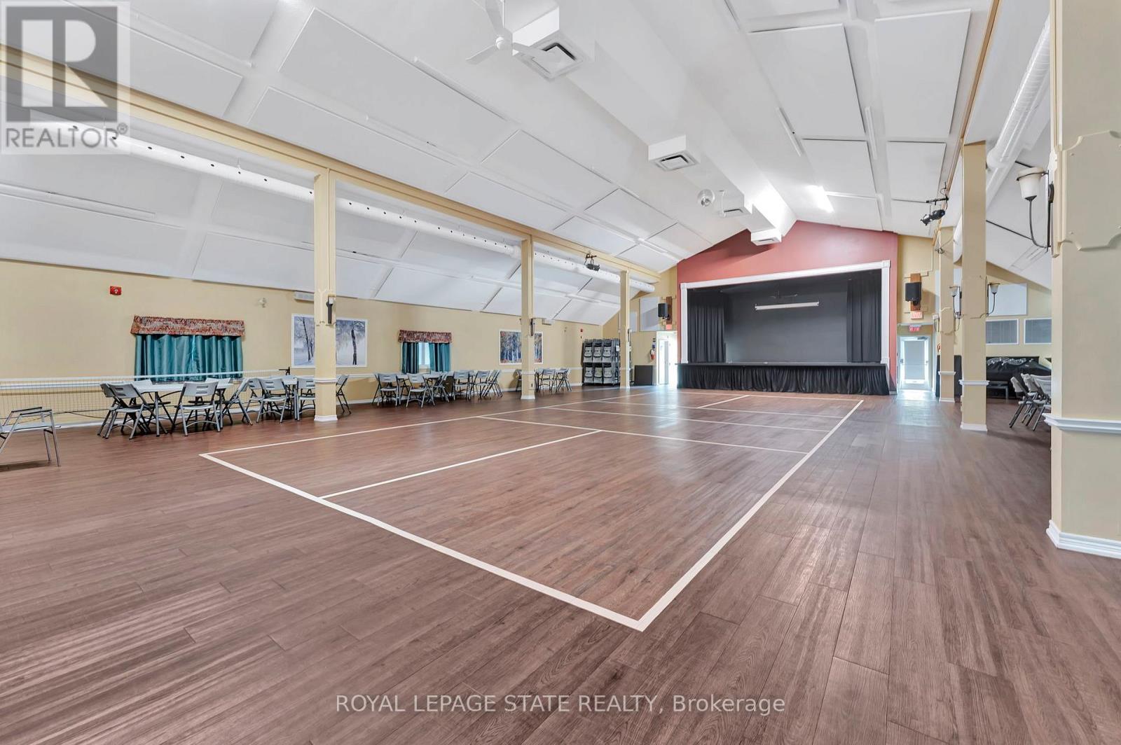 Photo 32 of 101 500 Silverbirch Boulevard, Hamilton ON