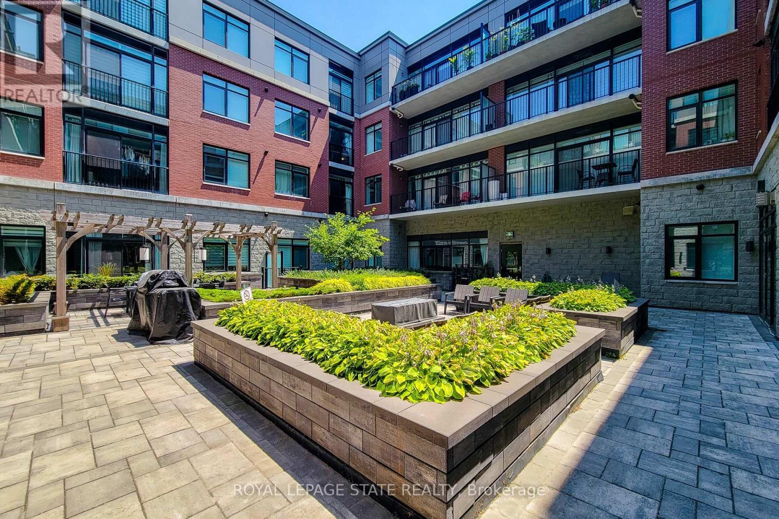 Single Family House for Sale in    REDFERN AVENUE Hamilton (Mountview) 
