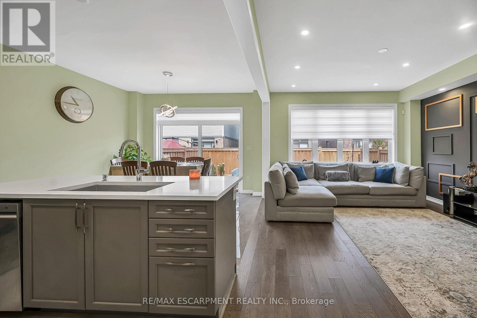 Photo 13 of 67 Malcolm Crescent, Haldimand ON
