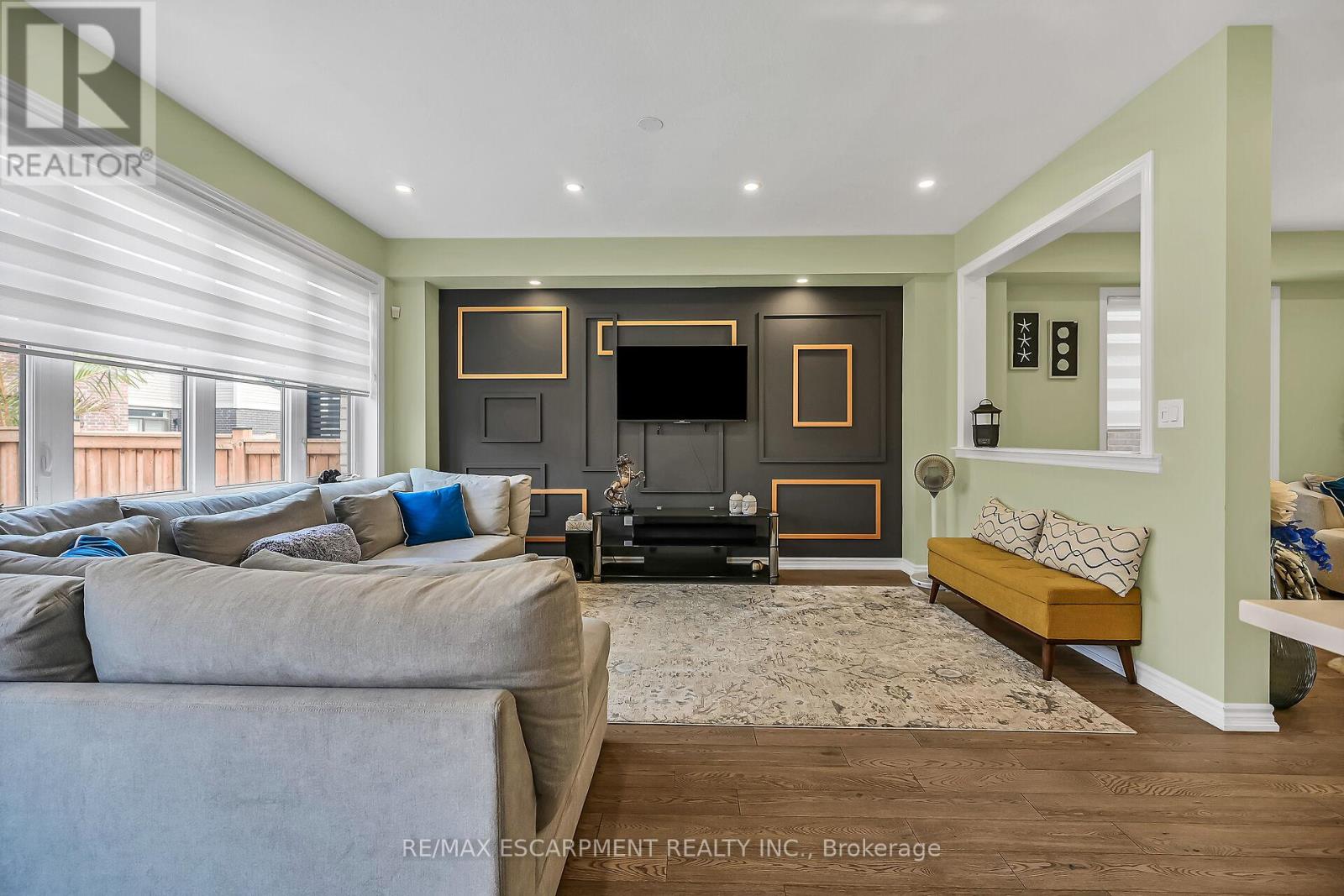 Photo 43 of 67 Malcolm Crescent, Haldimand ON