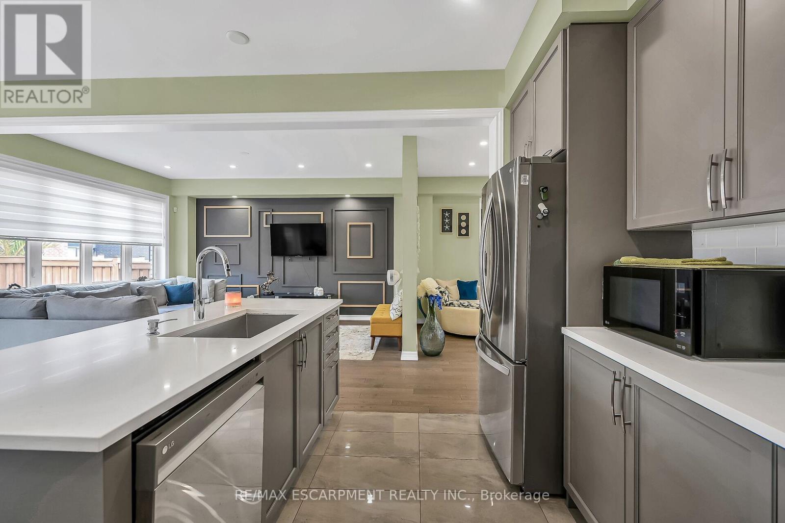 Photo 28 of 67 Malcolm Crescent, Haldimand ON