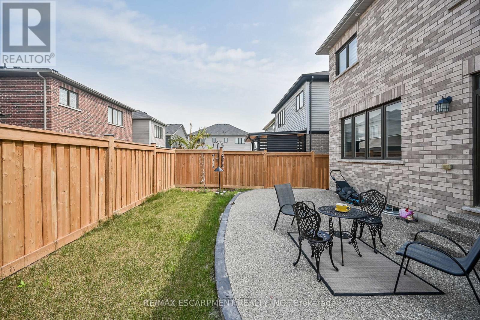 Photo 35 of 67 Malcolm Crescent, Haldimand ON