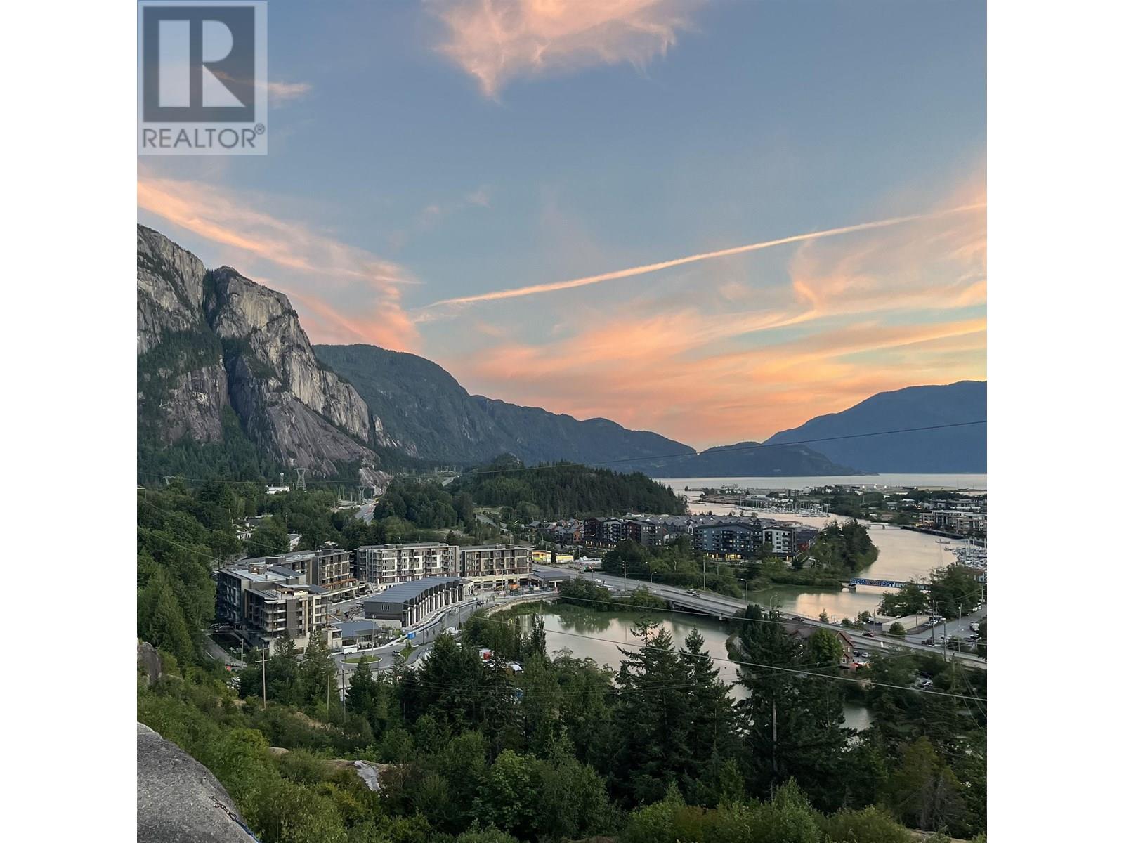 Photo 2 of 401 1506 Scott Crescent, Squamish BC