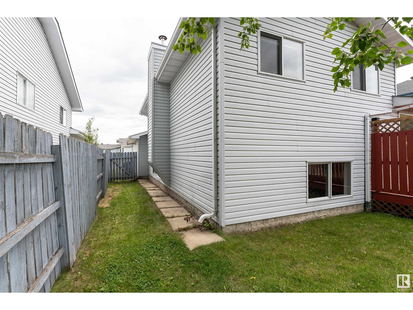 Photo 12 of 111 Westmews, Fort Saskatchewan AB