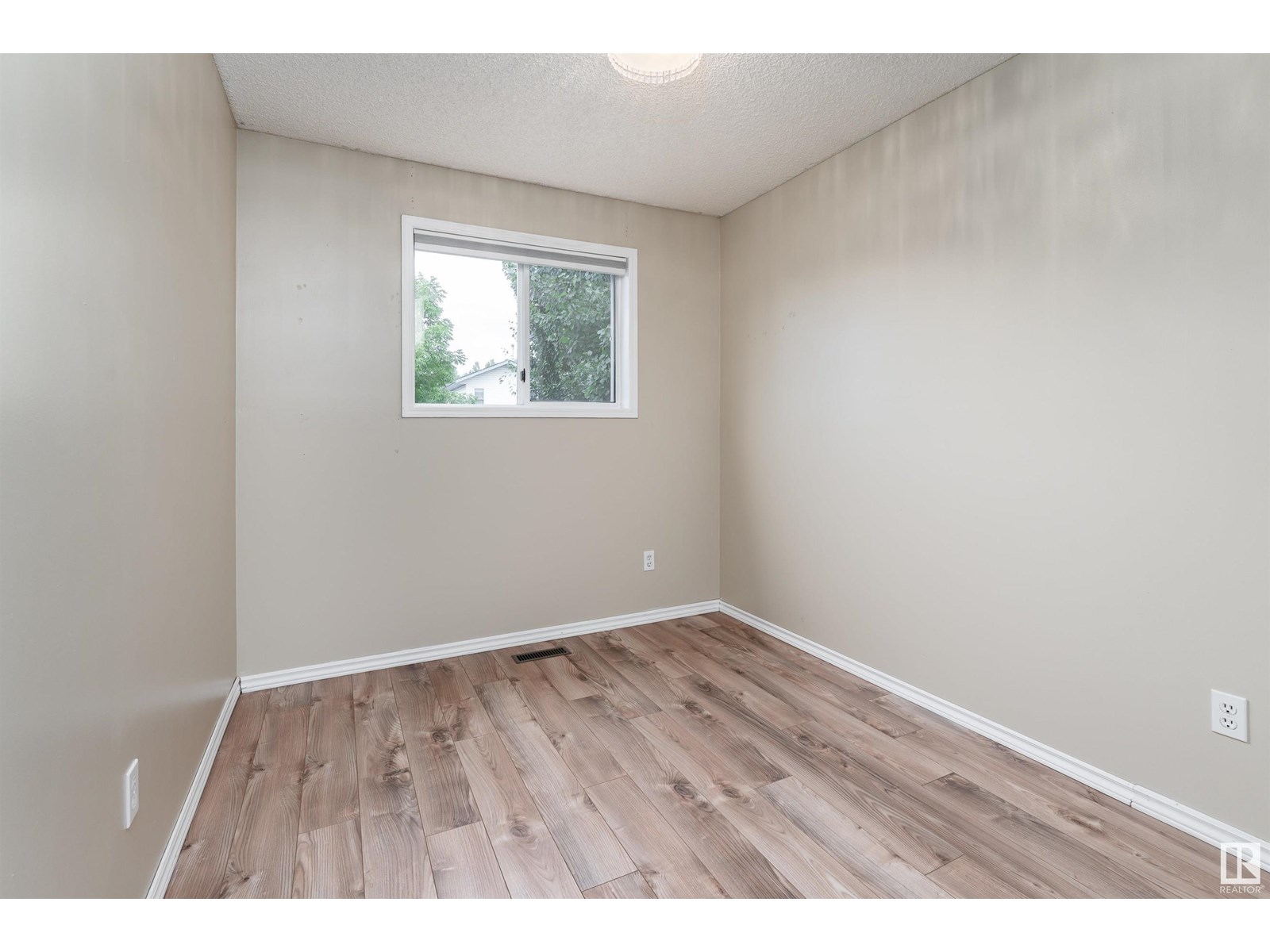 Photo 19 of 111 Westmews, Fort Saskatchewan AB