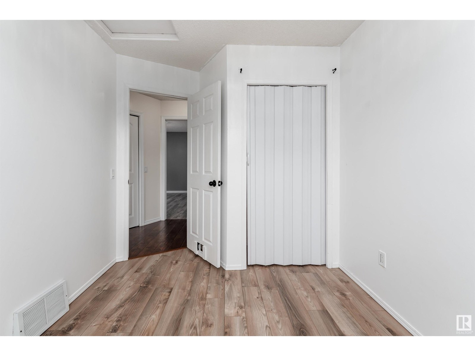 Photo 22 of 111 Westmews, Fort Saskatchewan AB