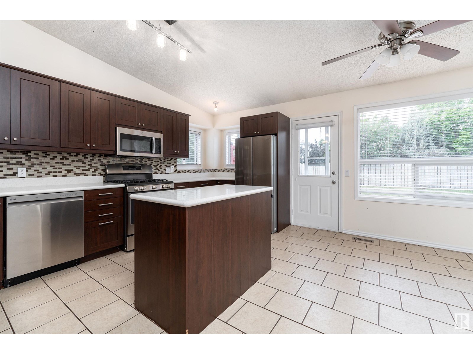 Photo 23 of 111 Westmews, Fort Saskatchewan AB