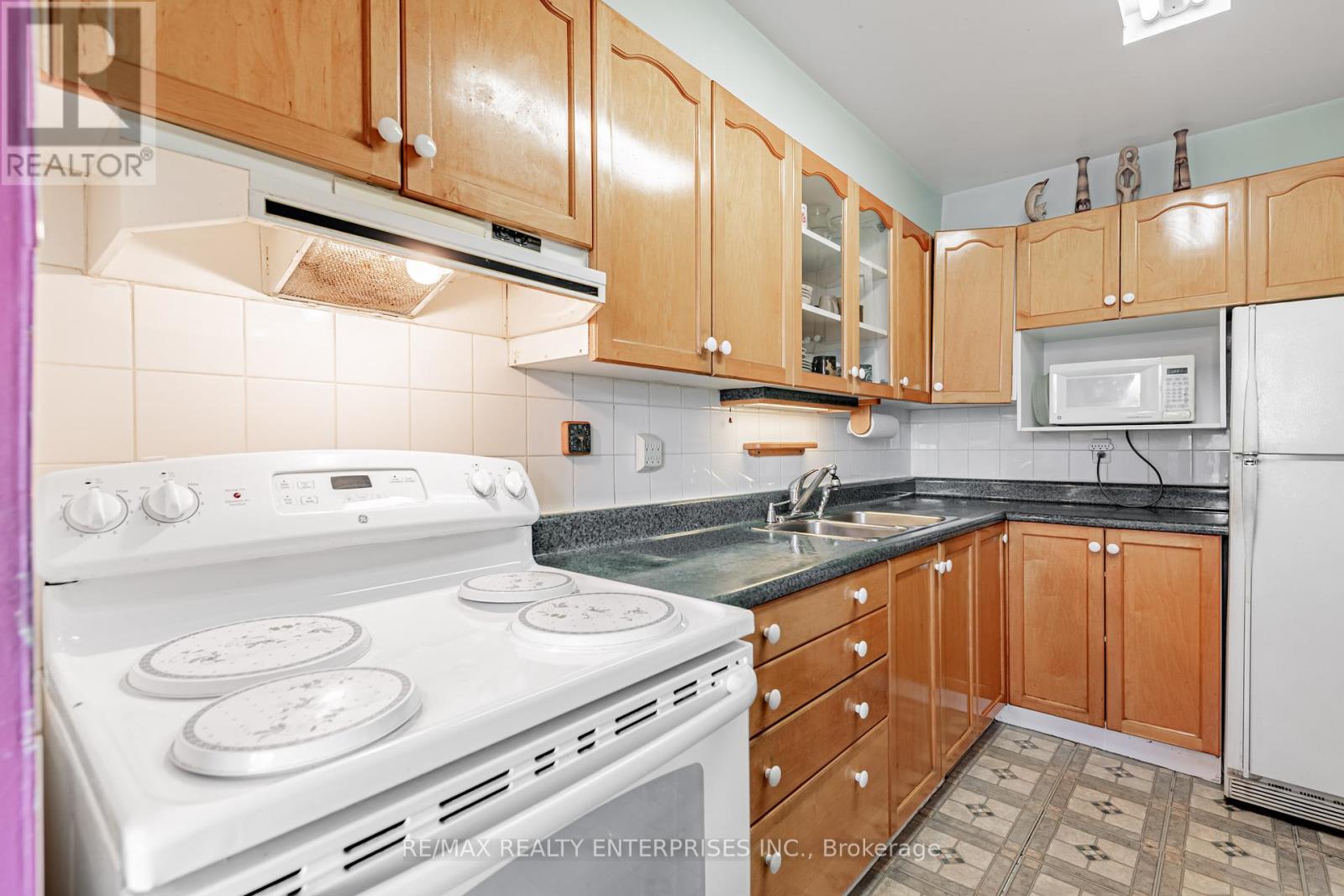 Photo 27 of 308 1 Massey Square, Toronto ON